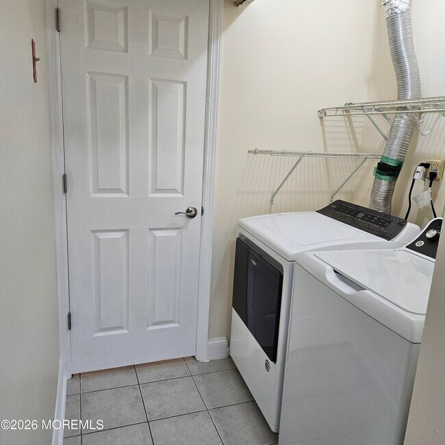 Building Photo - 3 Millay Ct