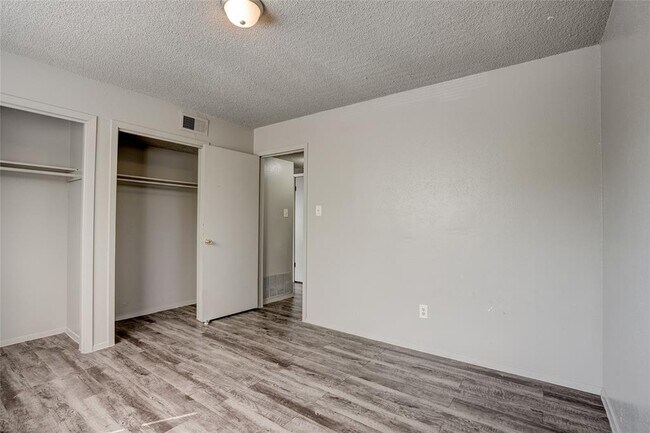 Building Photo - 714 Old Martindale Rd