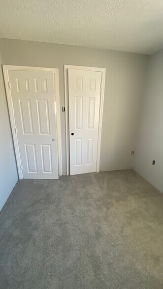 Building Photo - 226 E Cresse Ave