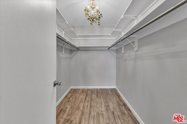 Building Photo - 4647 Willis Ave