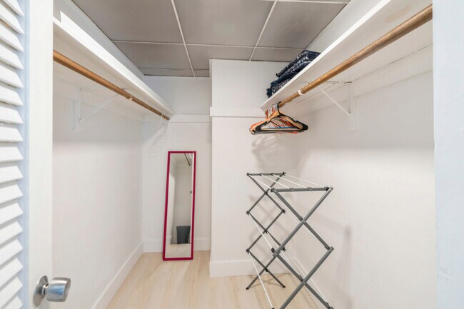 Building Photo - 3801 S Ocean Dr