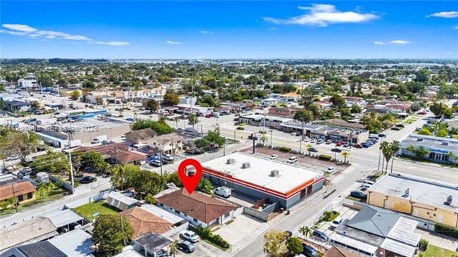 Building Photo - 361 E 39th St