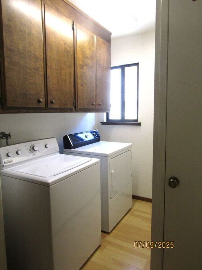 Building Photo - Beautiful Single Story Home in Great Santa...