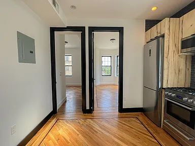 Building Photo - "Charming 1-Bedroom Retreat in Prime Brooklyn Location – Your Urban Oasis Awaits!"