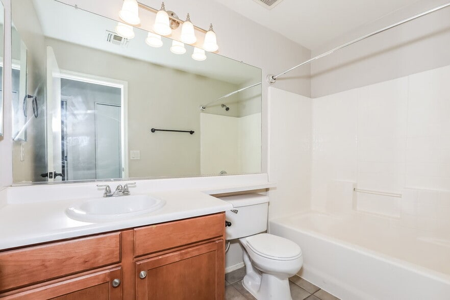 Building Photo - 3714 S 53rd Dr