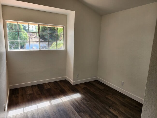 Building Photo - Newly Remodeled Home in Temecula on Huge L...