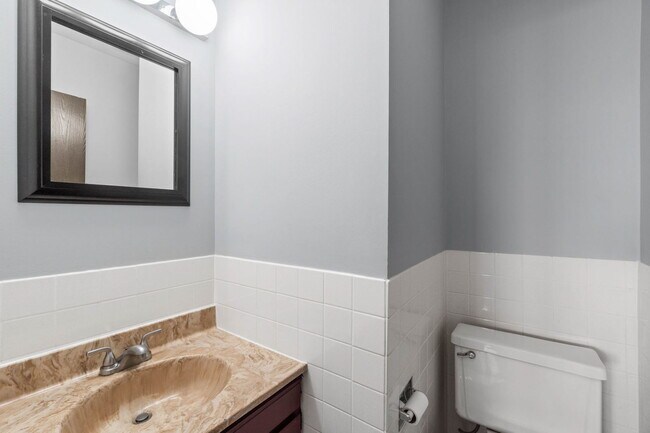 Building Photo - 8423 W Gregory St