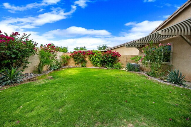 Building Photo - 84131 Azzura Way