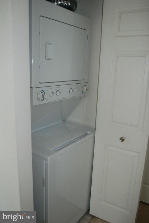 Building Photo - 3101 N Hampton Dr