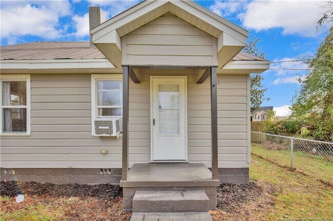 Building Photo - 326 Hawley Ln