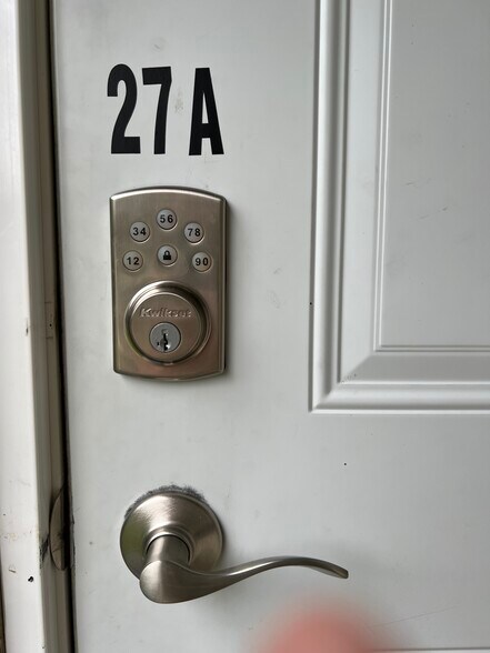 Building Photo - 27 Reed St