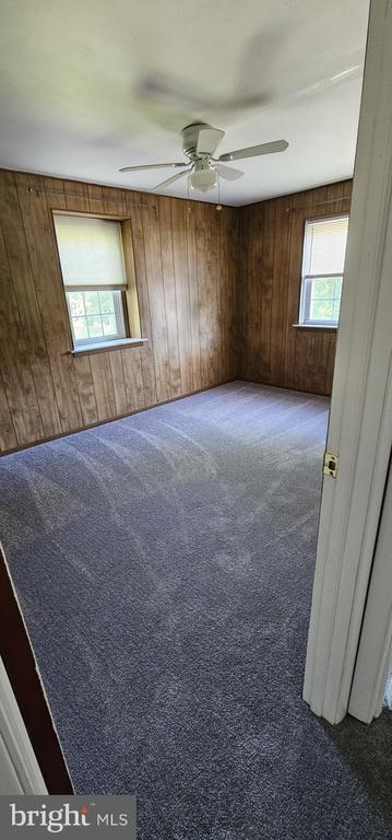 Building Photo - 435 N Springfield Rd