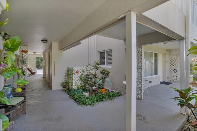 Building Photo - 2501 N Ocean Blvd