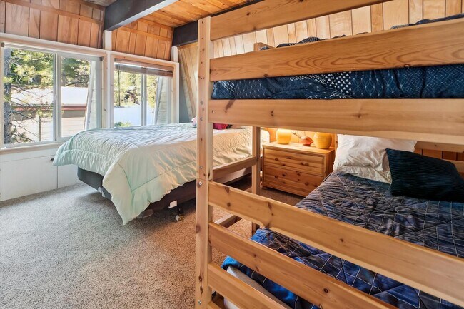 Building Photo - Alpine Meadows 3 Bedroom ski lease on Mine...