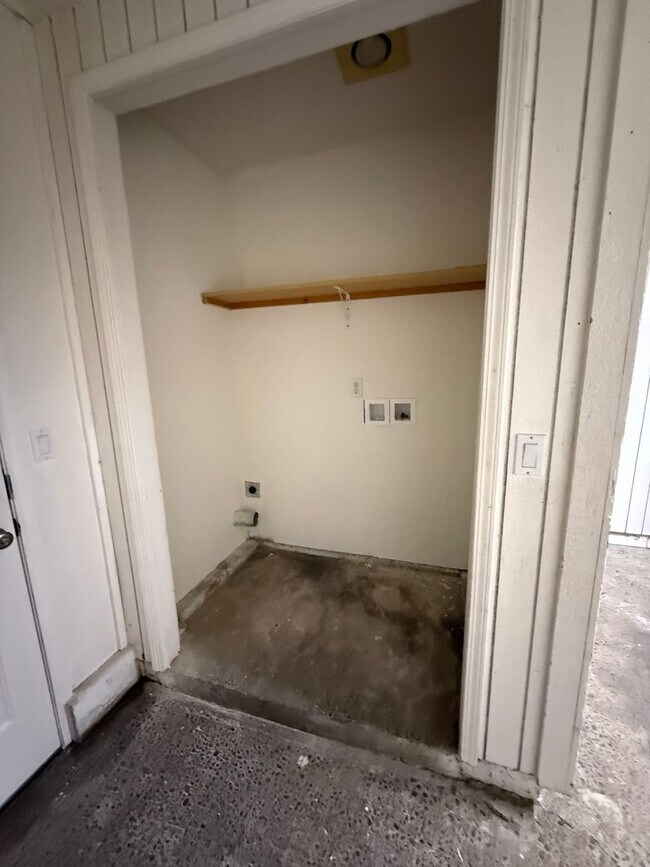 Building Photo - moojoh01 4212-4214 47th Ave NE