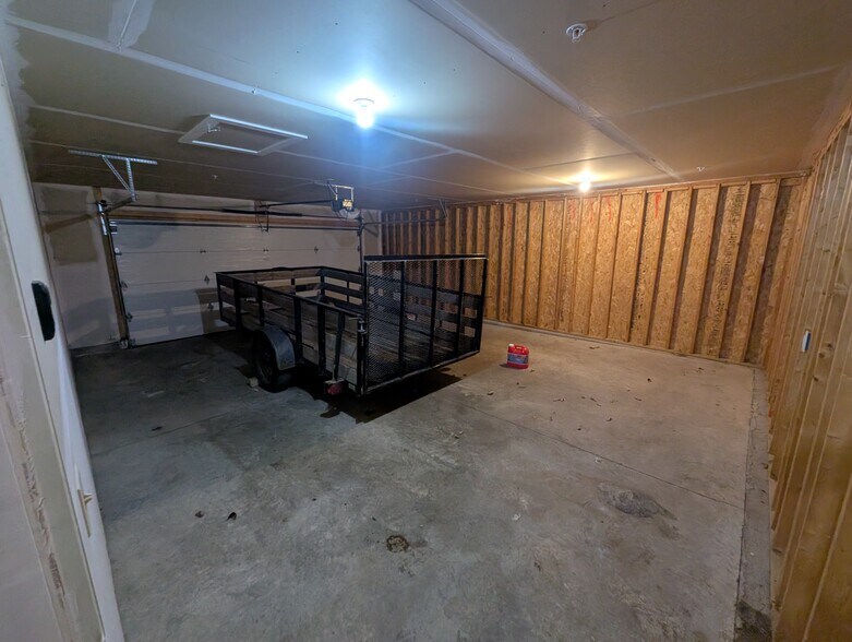 Building Photo - 6617 Scattergood Ln