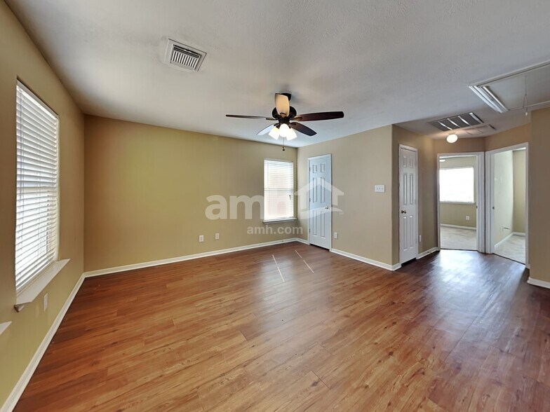 Building Photo - 8002 Ginger Park Dr