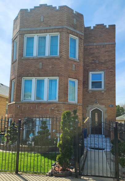 Front - 4820 S Keeler Ave