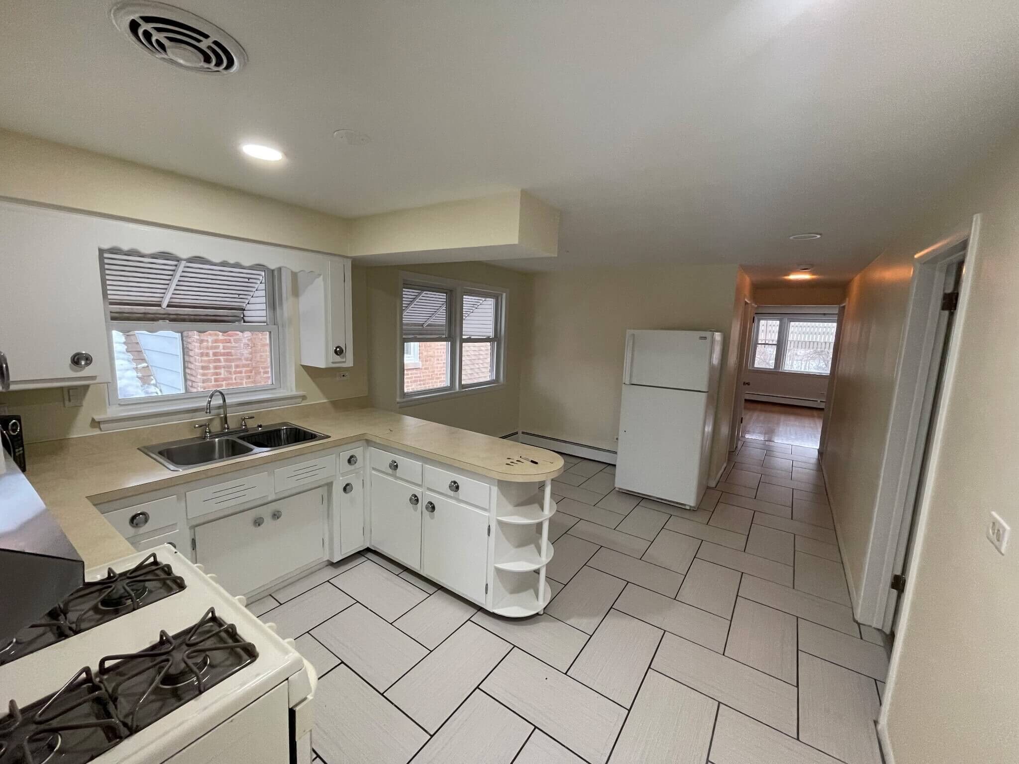 Building Photo - 4044 W 55th St