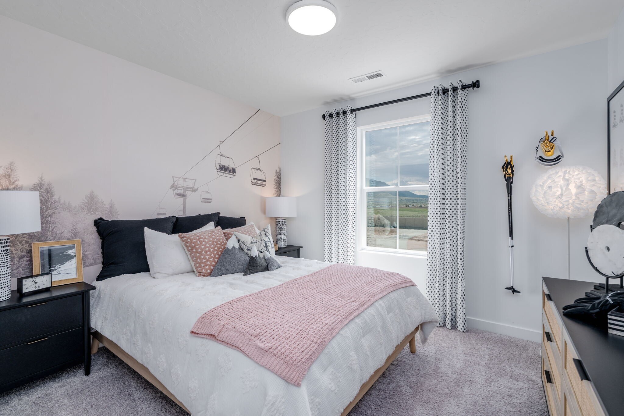 Building Photo - 1566 N Summer Spgs Cv