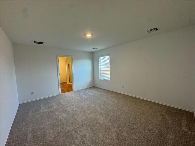 Building Photo - 10024 SW 38th St