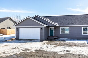 Building Photo - 920 W Wilder Ave