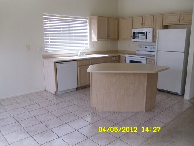 Building Photo - 3 Bed 2 Bath in Most Desired Ahwatukee