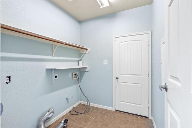 Building Photo - 18339 Red Oak Manor Ln