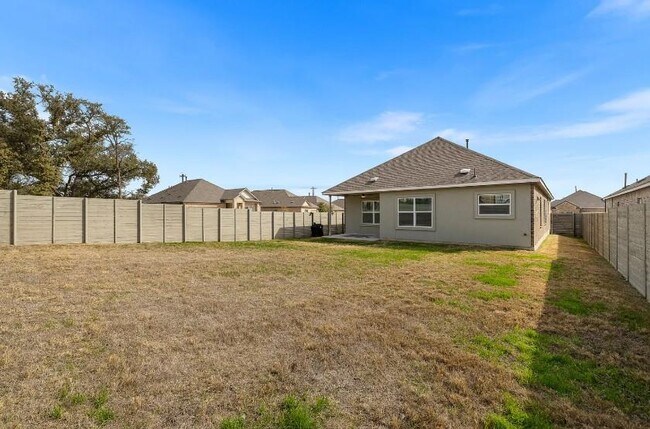 Building Photo - 104 Blue Blaze Trl