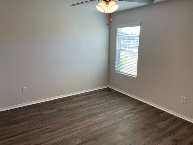 Building Photo - Now Pre-Leasing — Charming 3 Bed, 2 Bath Home in Siloam Springs!