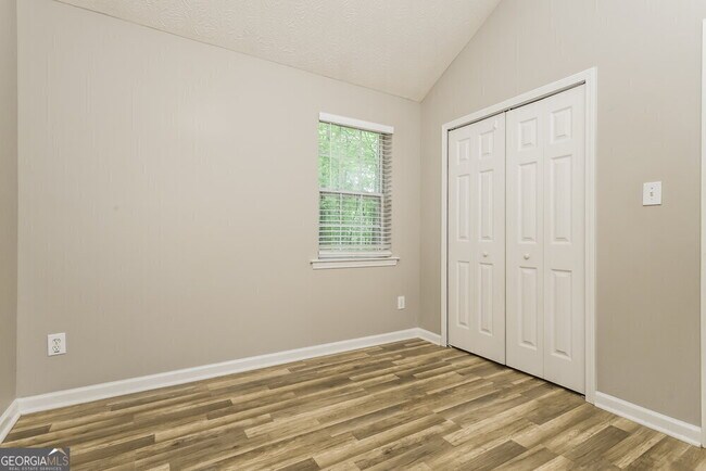 Building Photo - 130 Stoney Brook Way