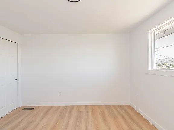 Building Photo - "Charming 5-Bed Sanctuary with Cozy Fireplace on South Rogers Street!"