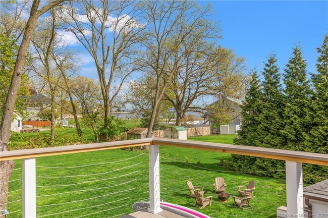 Building Photo - 80 Soundview Dr