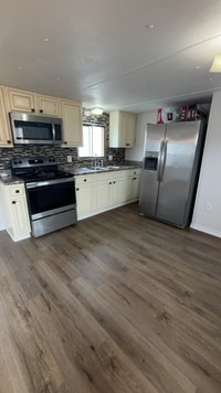 Building Photo - 1716 E Market Ave