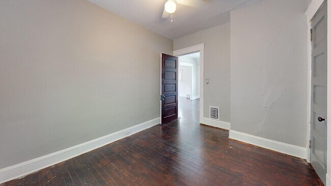 Building Photo - 3865 W 16th St