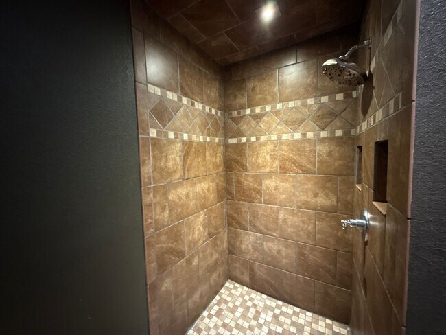 Building Photo - 204 N 57th St
