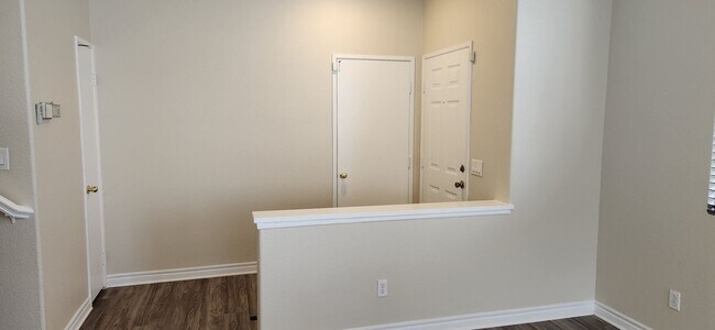 Building Photo - Beautiful remodeled 3 bedroom, 2.5 bath town home in Triana Scripps Ranch