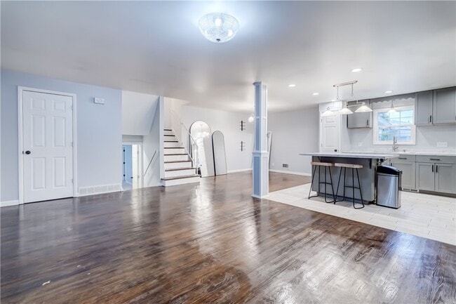 Building Photo - 232 Meadowbriar Rd
