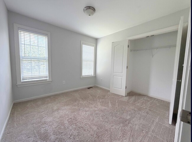 Building Photo - 245 Jarrett Bay Ln