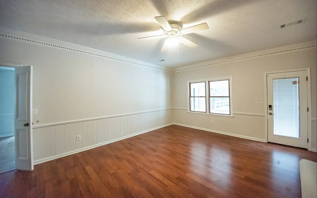 Building Photo - 3322 Shirehill Ln