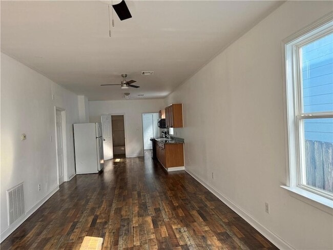 Building Photo - 3221 N Miro St