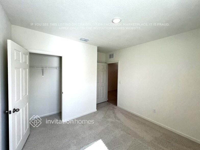 Building Photo - 534 SW Prima Vista Blvd