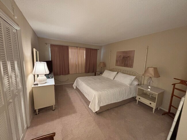 Building Photo - 2691 S Course Dr