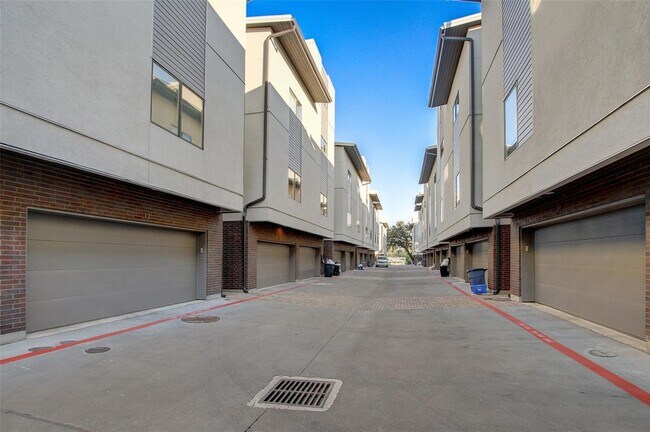 Building Photo - 1702 S Lamar Blvd