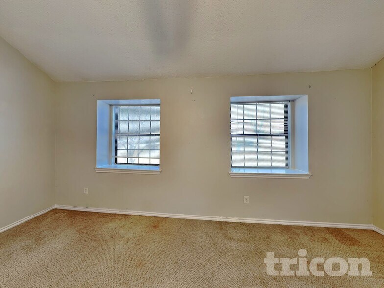 Building Photo - 1506 Briarpath Ln