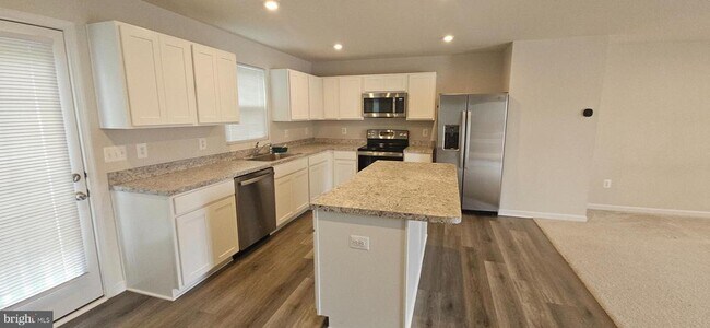 Building Photo - 131 Birmingham Dr