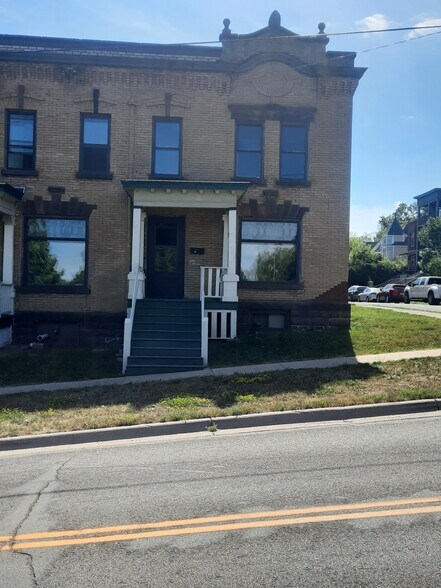 Primary Photo - 429 N 10th Ave E