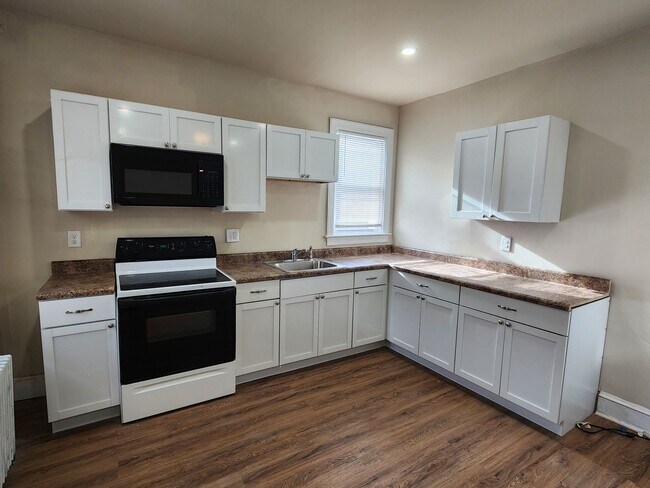 Building Photo - 330 W Philadelphia St