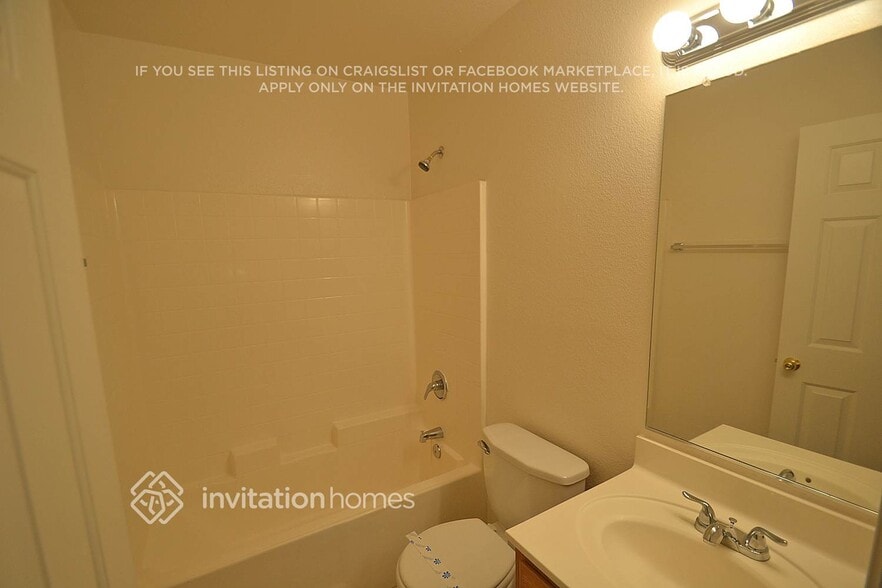 Building Photo - 7213 S 8th St