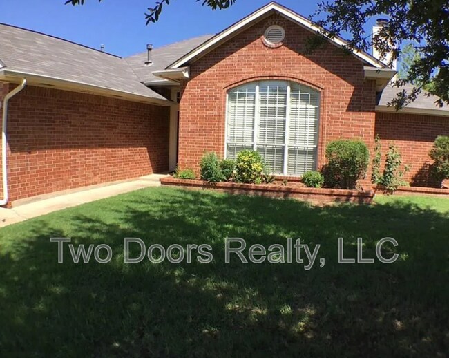Building Photo - 13820 Oakmond Rd